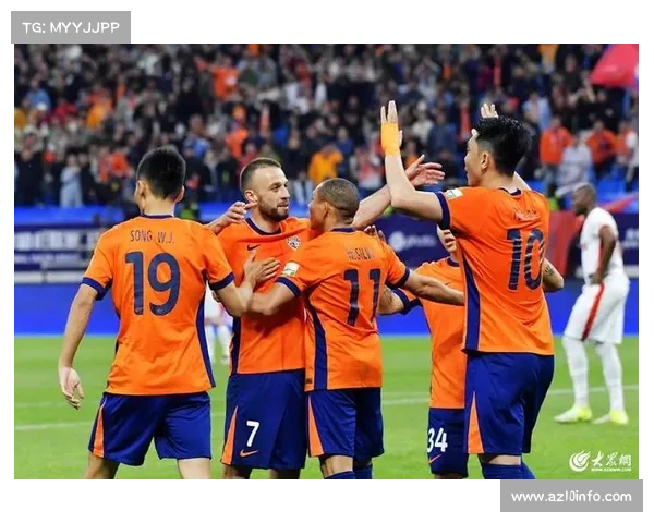 青岛海牛保级成功全队狂欢，风雨过后见证球队凝聚力